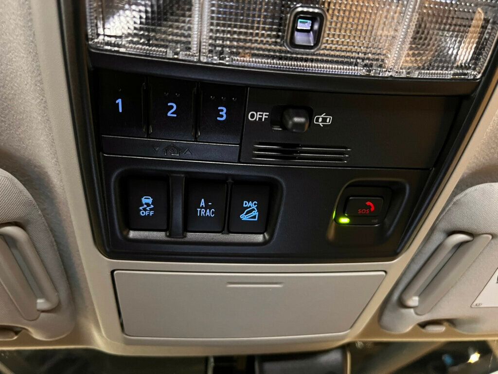 2024 Toyota 4Runner LocalTrade/4x4/SR5/HtdSeats/AdapCruise/AppleCarplay/AndroidAuto - 22983844 - 14