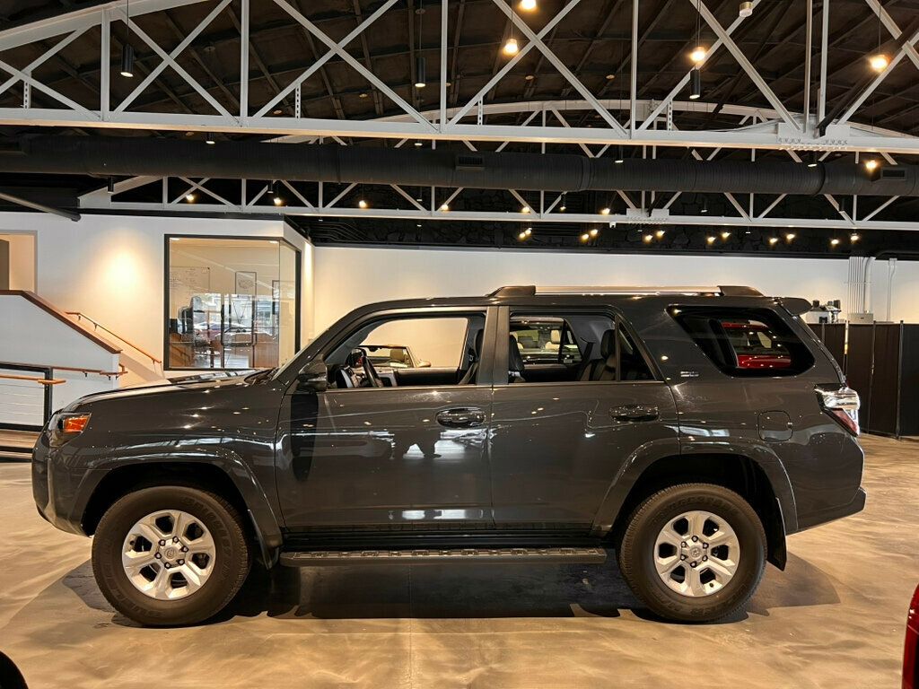 2024 Toyota 4Runner LocalTrade/4x4/SR5/HtdSeats/AdapCruise/AppleCarplay/AndroidAuto - 22983844 - 1