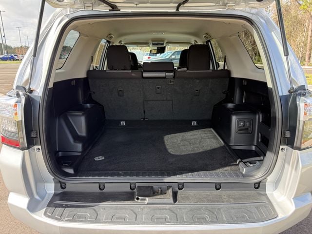 2024 Toyota 4Runner SR5 4WD - 22992481 - 9