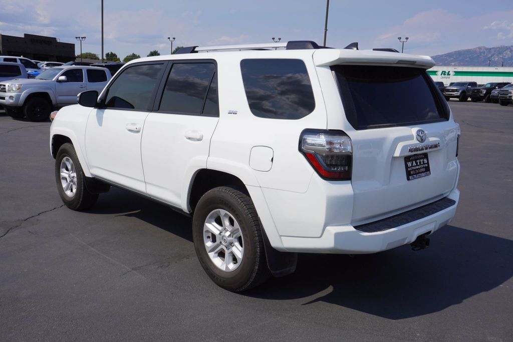 2024 Toyota 4Runner SR5 Premium photo 3