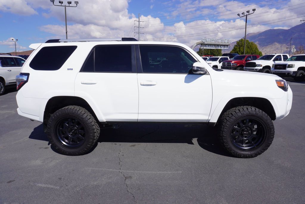 2024 Toyota 4Runner SR5 PREMIUM - 22928053 - 11