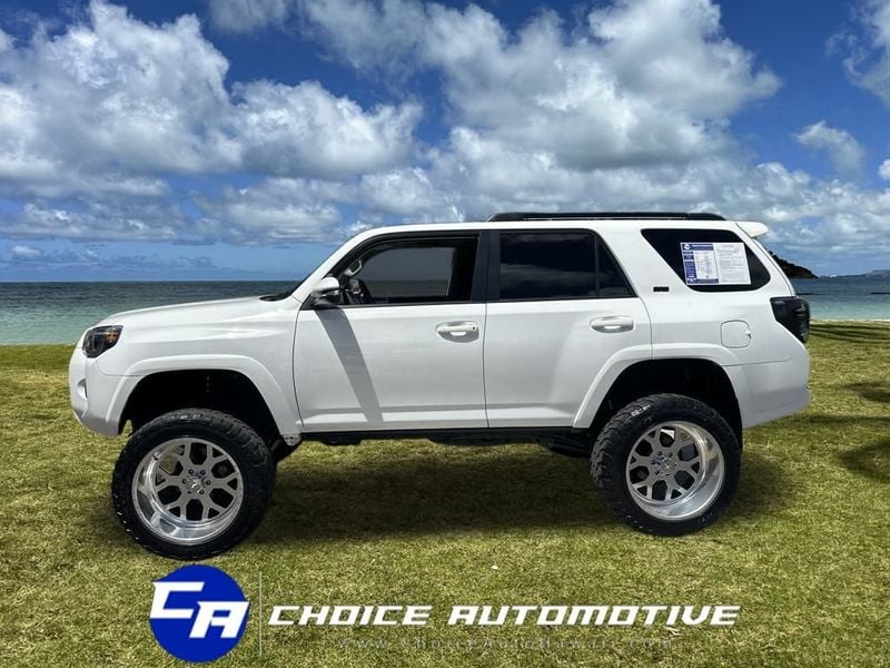 2024 Toyota 4Runner SR5 Premium 4WD photo 3