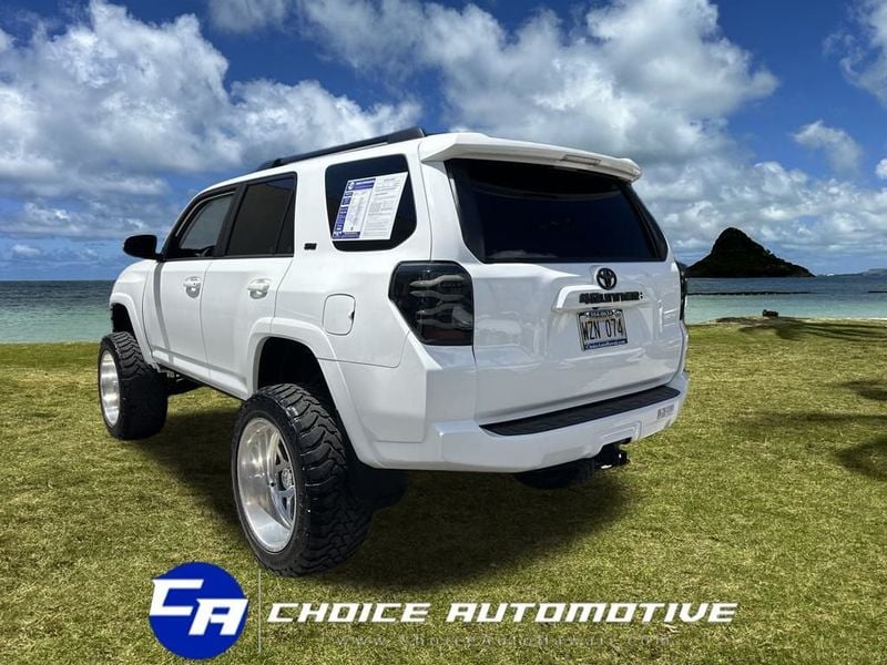 2024 Toyota 4Runner SR5 Premium 4WD photo 4
