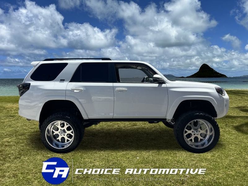2024 Toyota 4Runner SR5 Premium 4WD photo 7