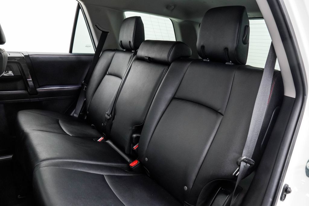 Toyota 4Runner photo 16