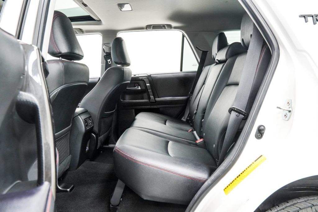 Toyota 4Runner photo 17