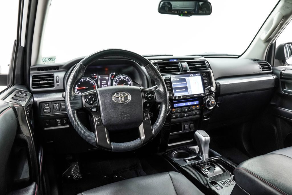 Toyota 4Runner photo 2