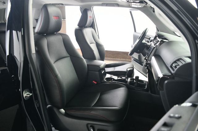 2024 Toyota 4Runner TRD Pro 4WD - 23014160 - 32