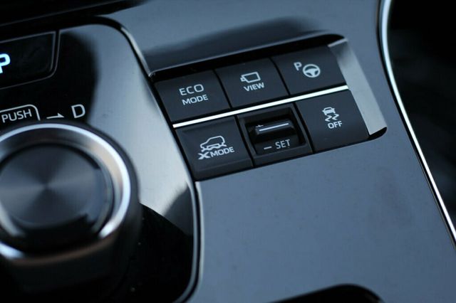 2024 Toyota bZ4X LIMITED ALL WHEEL DRIVE  - 23002389 - 17