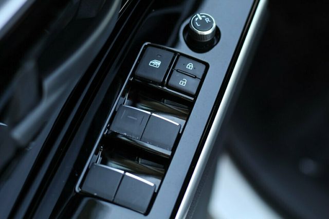 2024 Toyota bZ4X LIMITED ALL WHEEL DRIVE  - 23002389 - 22