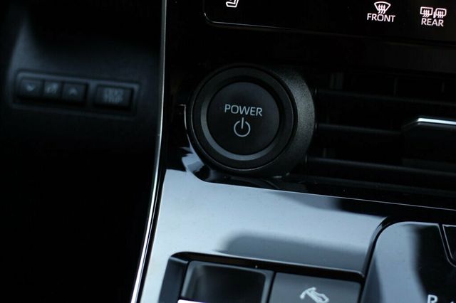 2024 Toyota bZ4X LIMITED ALL WHEEL DRIVE  - 23002389 - 30