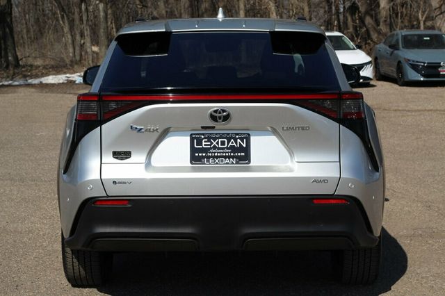 2024 Toyota bZ4X LIMITED ALL WHEEL DRIVE  - 23002389 - 4