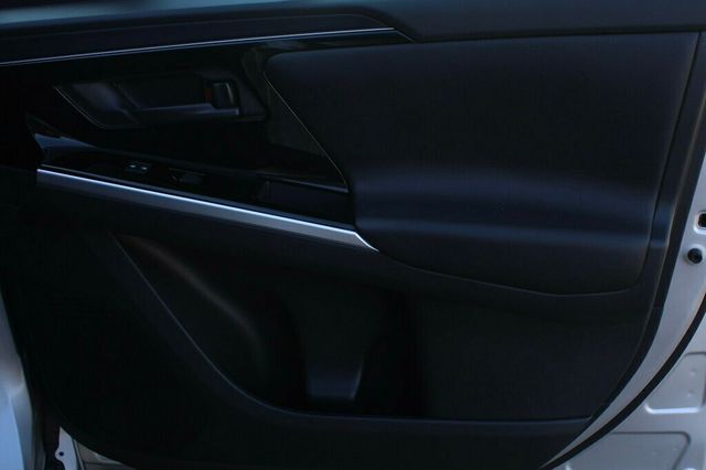 2024 Toyota bZ4X LIMITED ALL WHEEL DRIVE  - 23002389 - 6