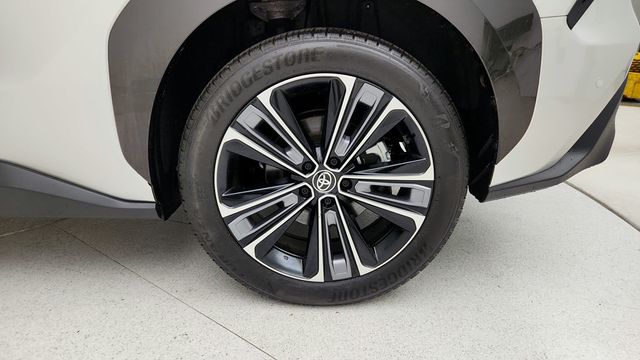 2024 Toyota bZ4X Limited AWD with Weather Package & Rear Spoiler - 22946026 - 8