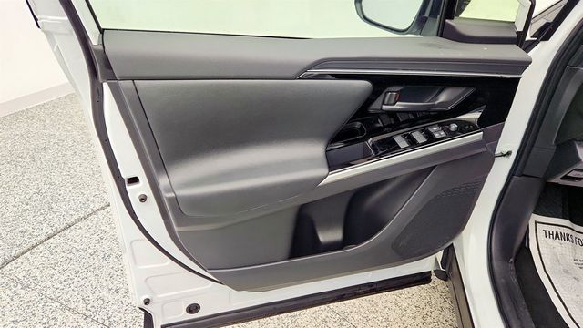 2024 Toyota bZ4X XLE AWD with Weather Package - 22973921 - 10