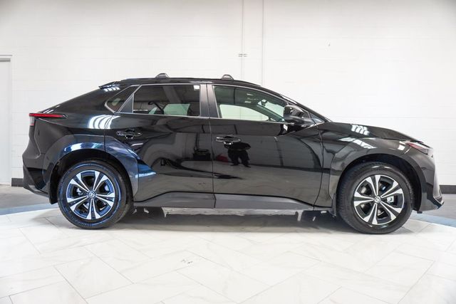 2024 Toyota bZ4X XLE FWD - 23031035 - 31