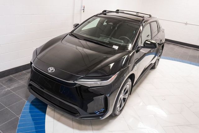 2024 Toyota bZ4X XLE FWD - 23031035 - 36