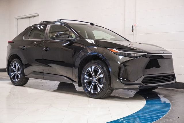 2024 Toyota bZ4X XLE FWD - 23031035 - 4