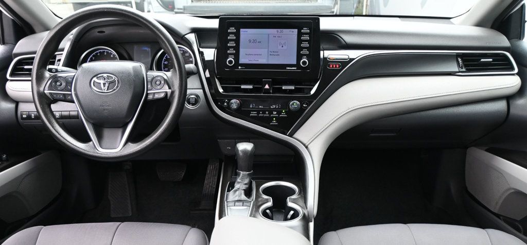 Toyota Camry photo 8