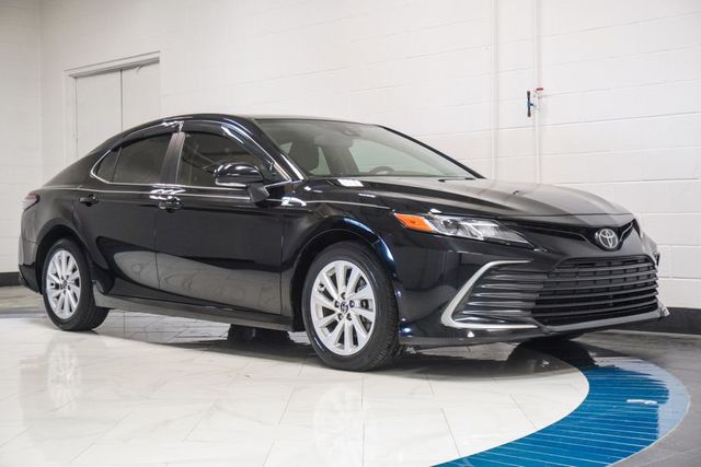 2024 Toyota Camry LE's photo
