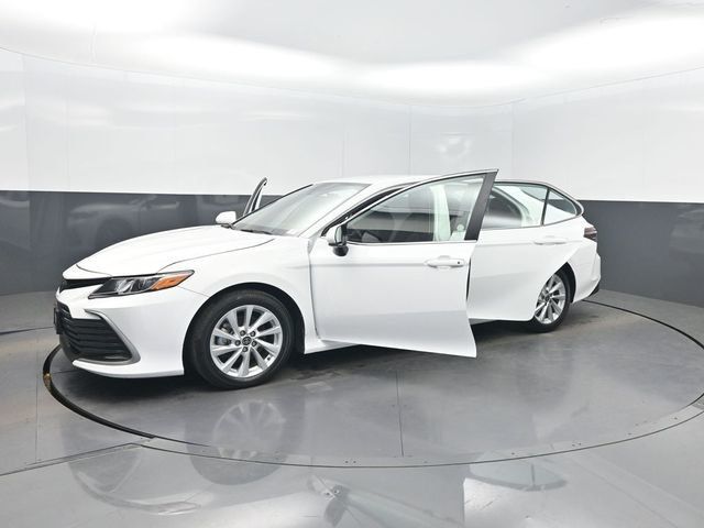 2024 Toyota Camry LE Automatic - 22993153 - 35