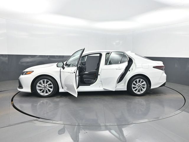 2024 Toyota Camry LE Automatic - 22993153 - 38