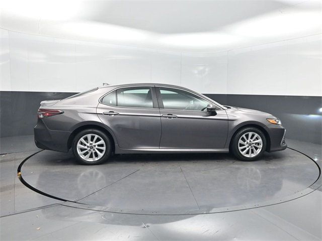 2024 Toyota Camry LE Automatic - 22924933 - 29