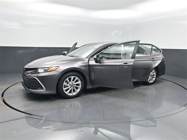 2024 Toyota Camry LE Automatic - 22924933 - 32