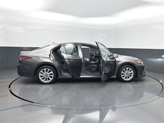 2024 Toyota Camry LE Automatic - 22924933 - 33