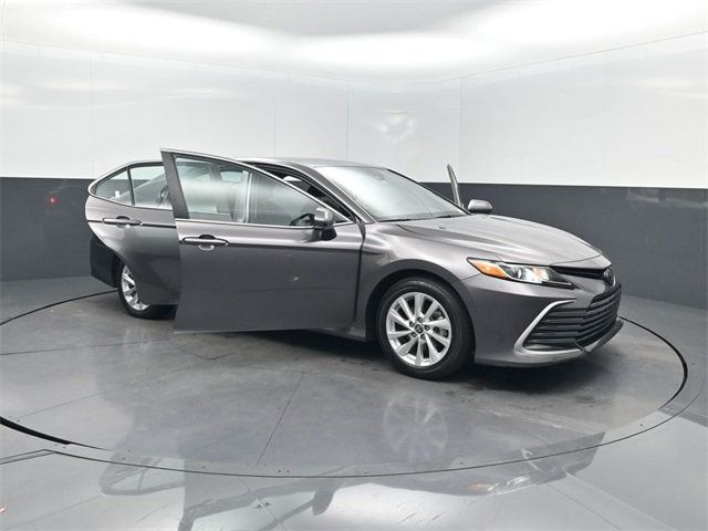 2024 Toyota Camry LE Automatic - 22924933 - 34