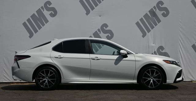2024 Toyota Camry SE - 23010982 - 3