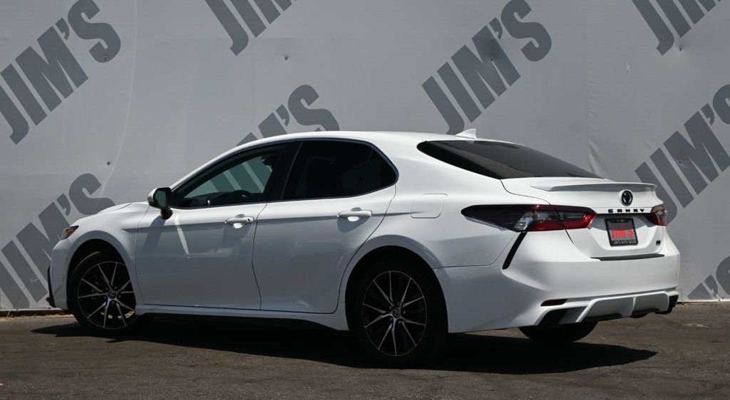 Toyota Camry photo 7