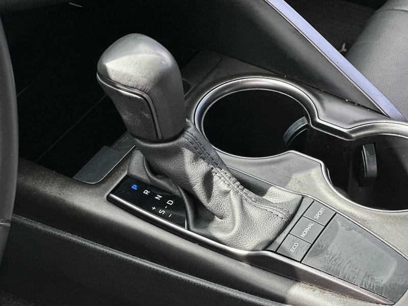 2024 Toyota Camry SE - 22972859 - 17