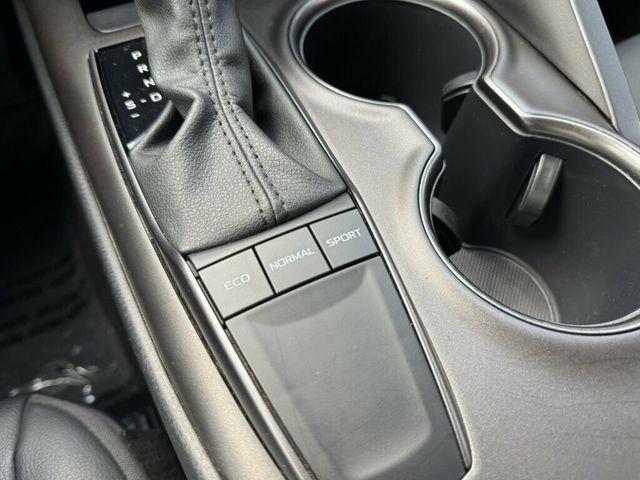 2024 Toyota Camry SE Automatic - 23059486 - 19