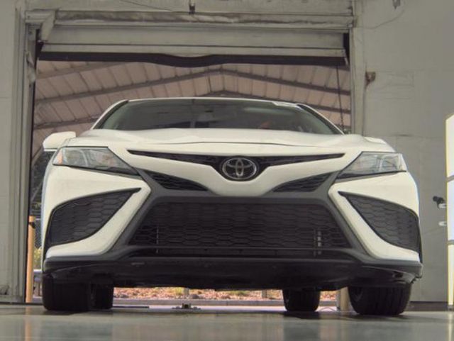 2024 Toyota Camry SE Automatic - 23046140 - 3