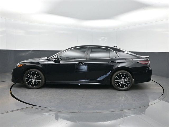 2024 Toyota Camry SE photo 2