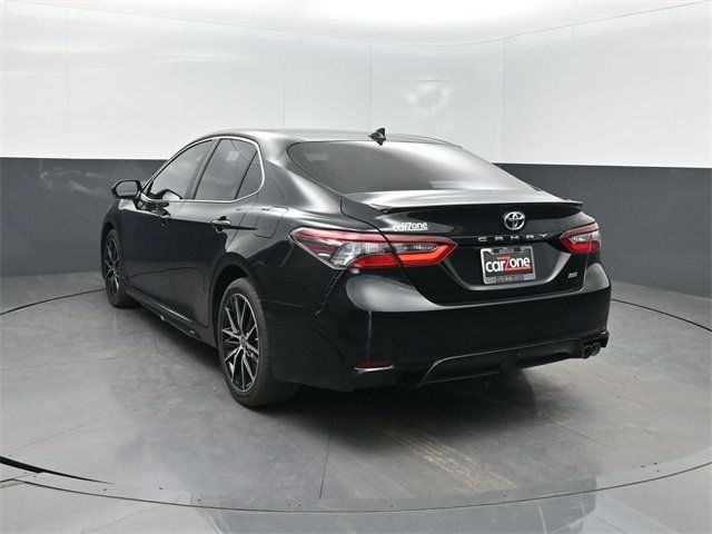 2024 Toyota Camry SE photo 3