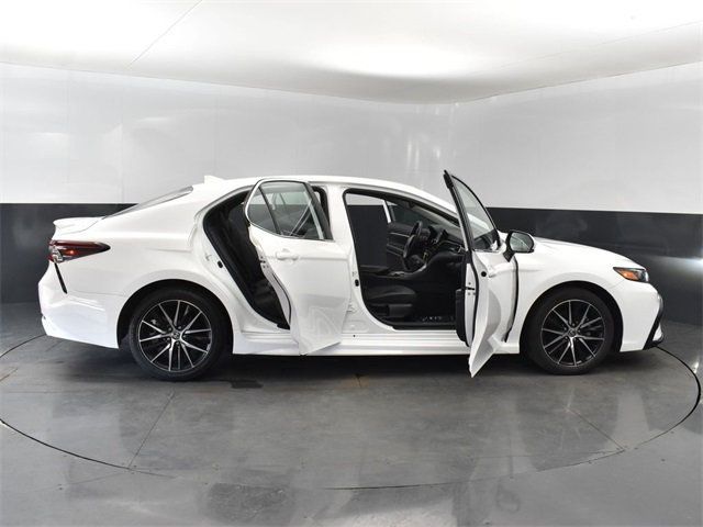 2024 Toyota Camry SE Automatic - 22916911 - 29