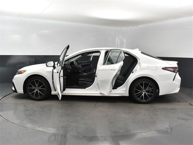 2024 Toyota Camry SE Automatic - 22916911 - 31