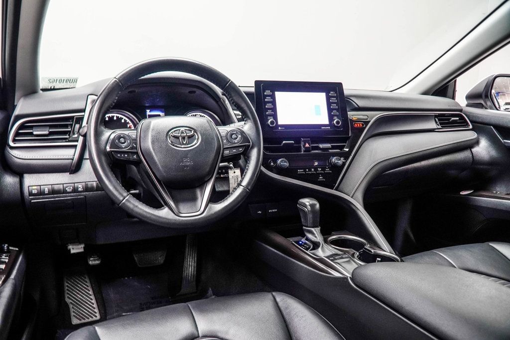 2024 Toyota Camry SE photo 3