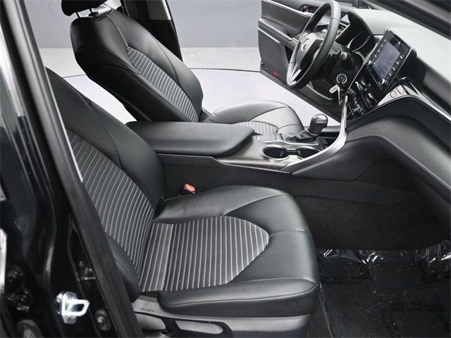 2024 Toyota Camry SE photo 16