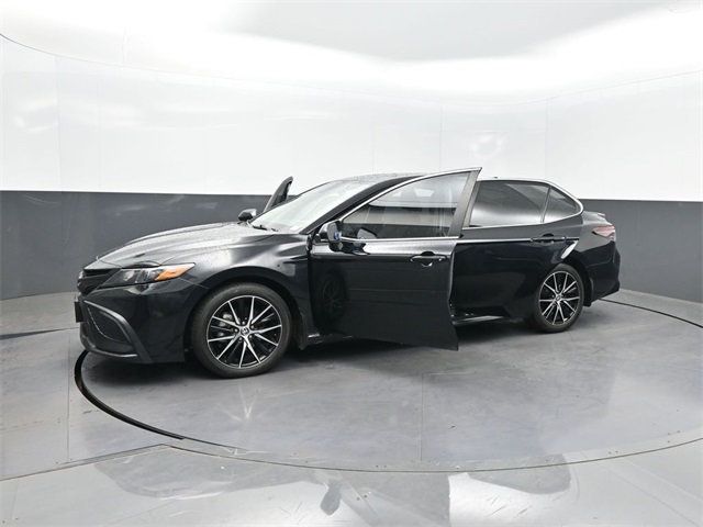 2024 Toyota Camry SE photo 24