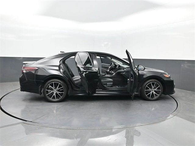 2024 Toyota Camry SE photo 25