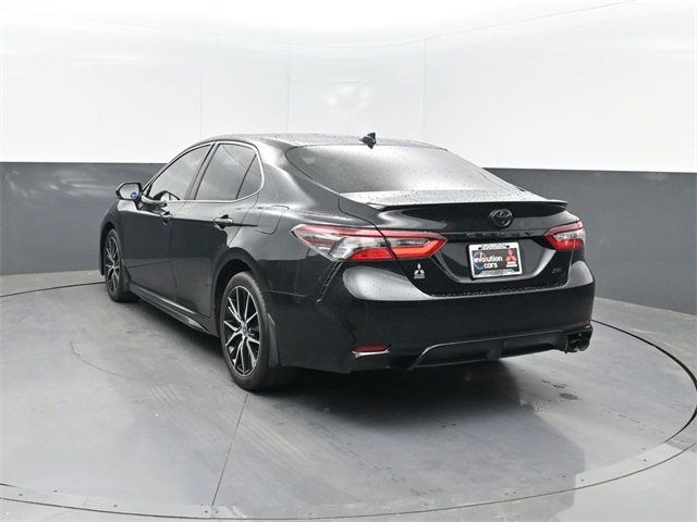 2024 Toyota Camry SE photo 3