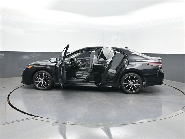 2024 Toyota Camry SE photo 27