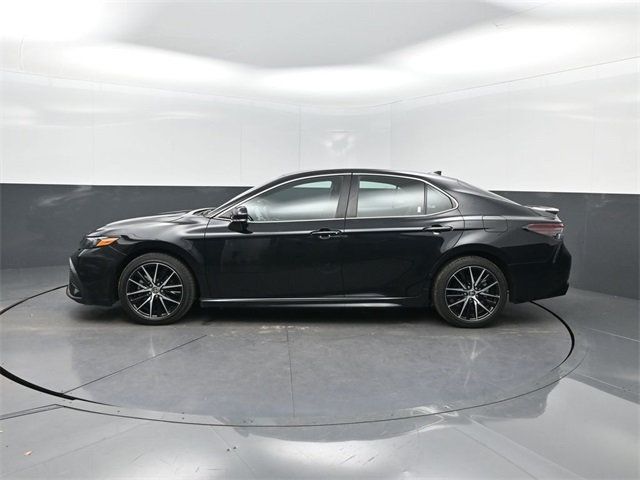 2024 Toyota Camry SE photo 2