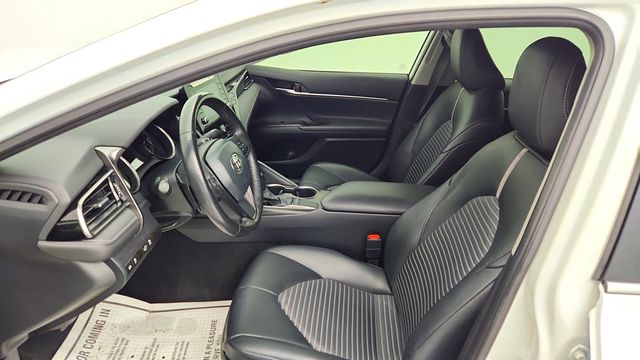 2024 Toyota Camry SE Automatic AWD w/ Moonroof, Blind Spot Monitor & Convenience - 23016941 - 18