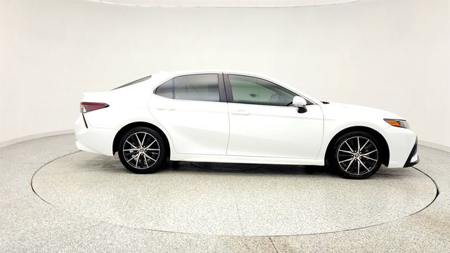 2024 Toyota Camry SE Automatic w/ Convenience Pkg, Moonroof & Blind Spot Monitor - 23016941 - 3