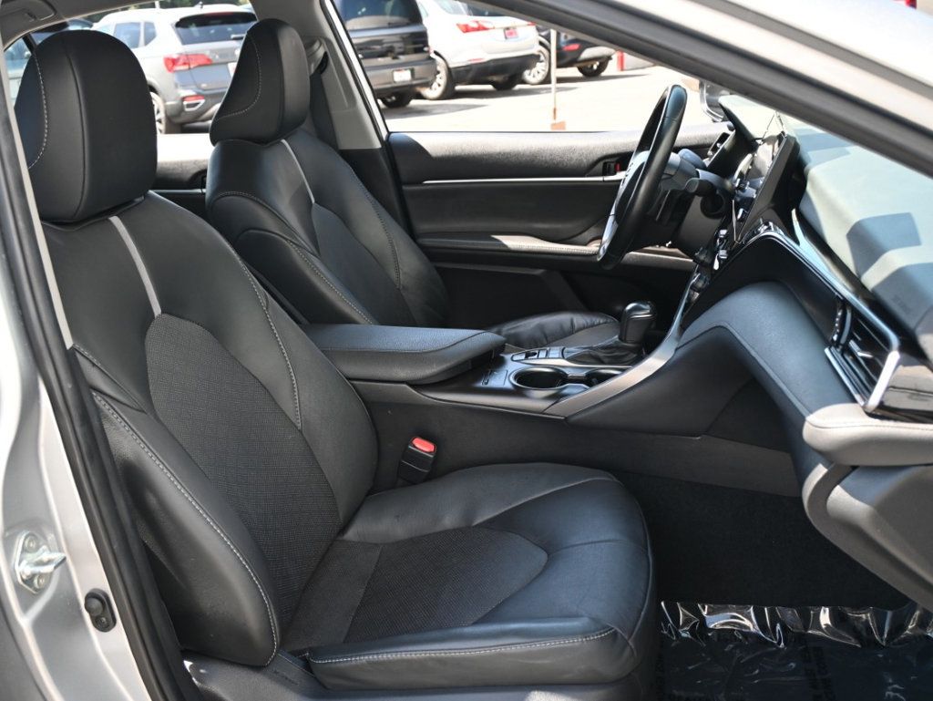 Toyota Camry photo 13