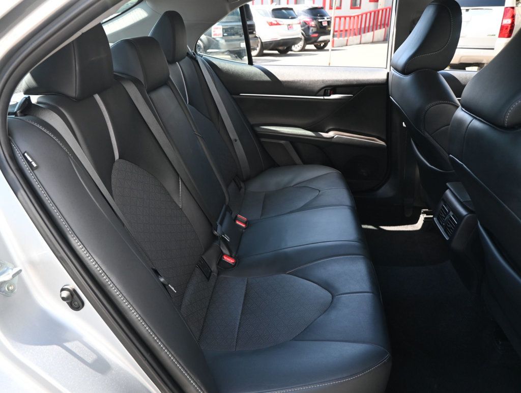 Toyota Camry photo 14